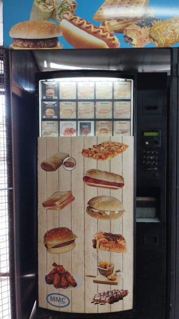 Gastronomic vending machine